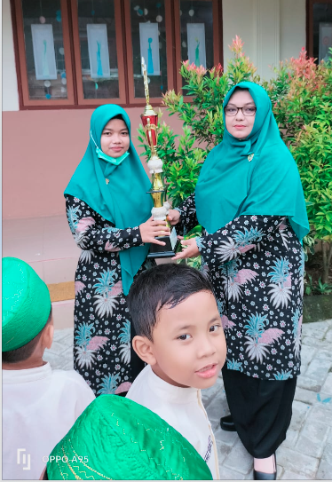 Guru RA Al Munawwarah Meraih Prestasi.